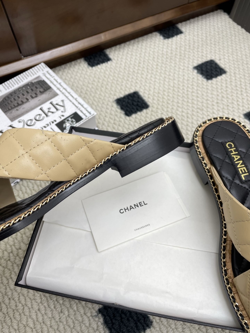 Ch**el slippers